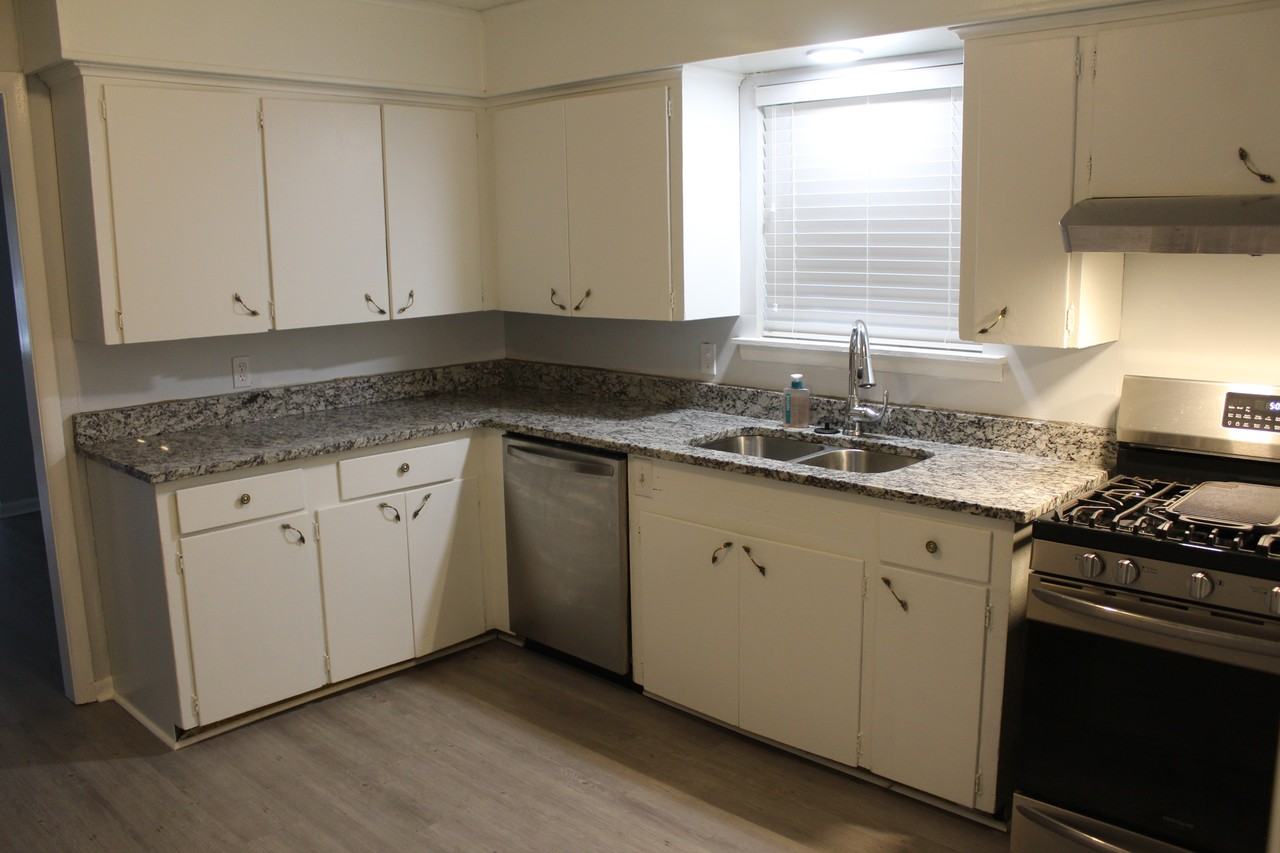134 Melrose Cir #NA - Photo 2 of 12