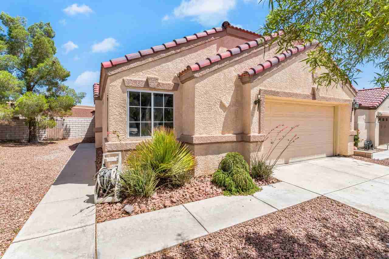 8924 Colorful Pines Ave - Photo 2 of 21