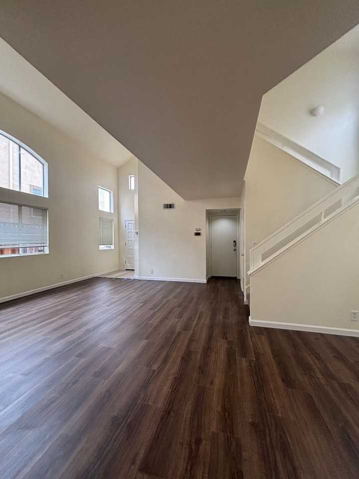 282 Jurgens Dr - Photo 2 of 15