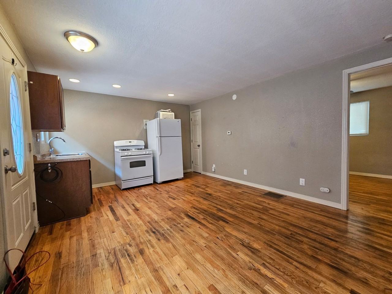 2237 Federal Blvd - Photo 2 of 18