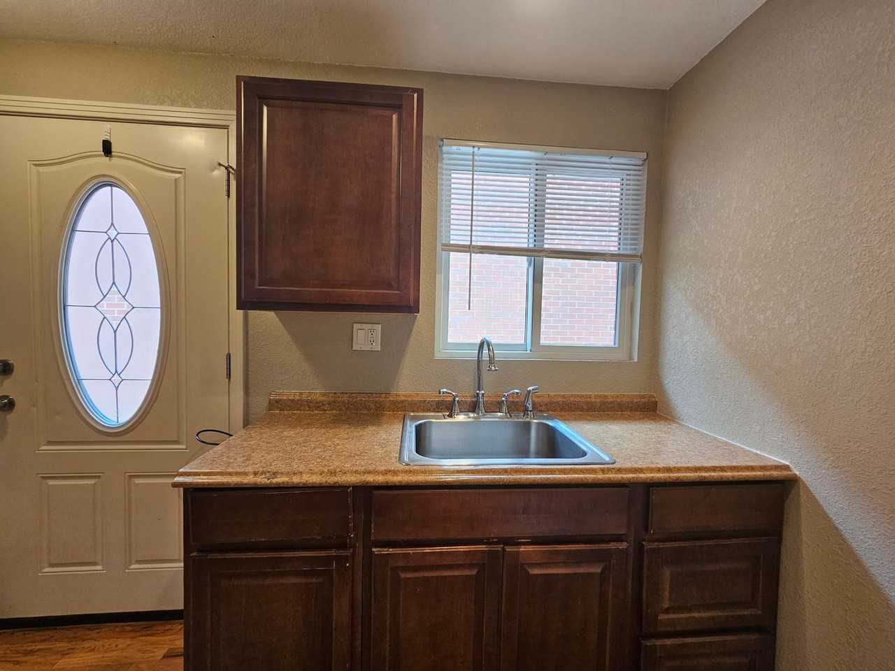 2237 Federal Blvd - Photo 3 of 18