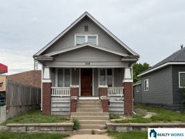 featured image of 1018 Charleston St