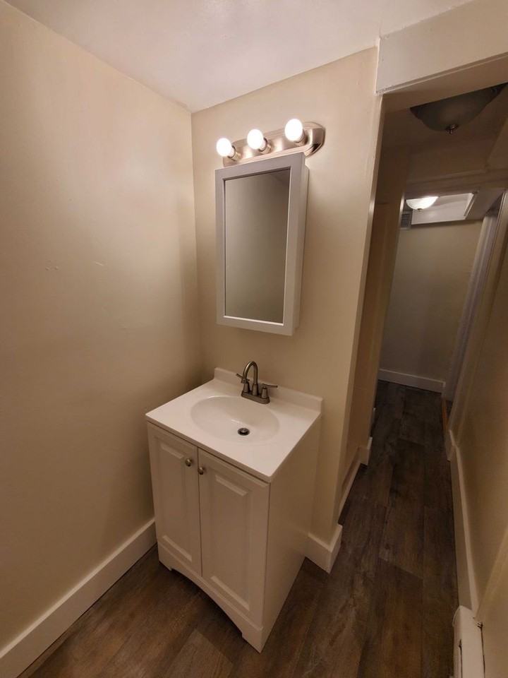 127 Dove Street - Photo 3 of 16