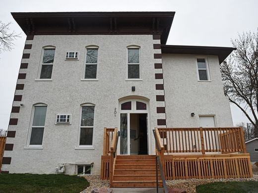 201 N. Spring Ave. - Photo 3 of 18