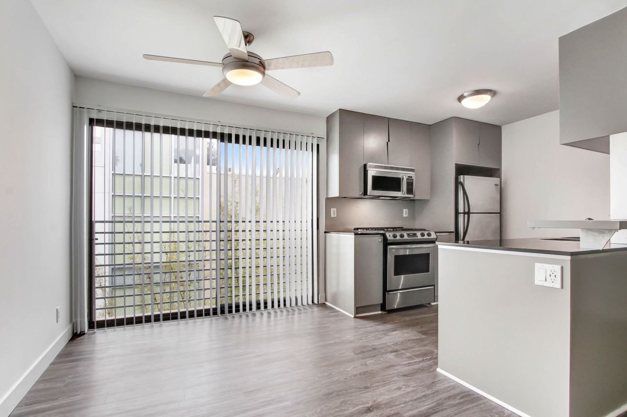 117 Pacific St. in Sant Monica - Photo 3 of 4