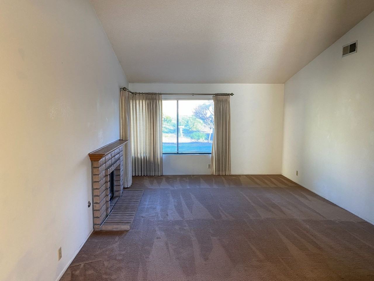 13826 Christian Barrett Dr - Photo 5 of 17