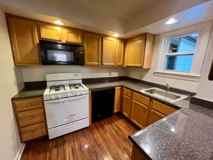 hulton / 400 Maple - Photo 1 of 1