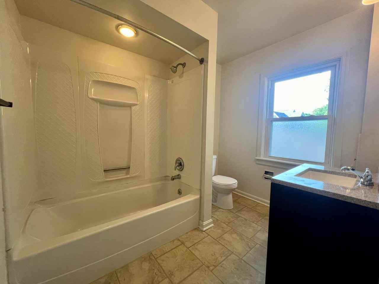 hulton / 400 Maple - Photo 7 of 10