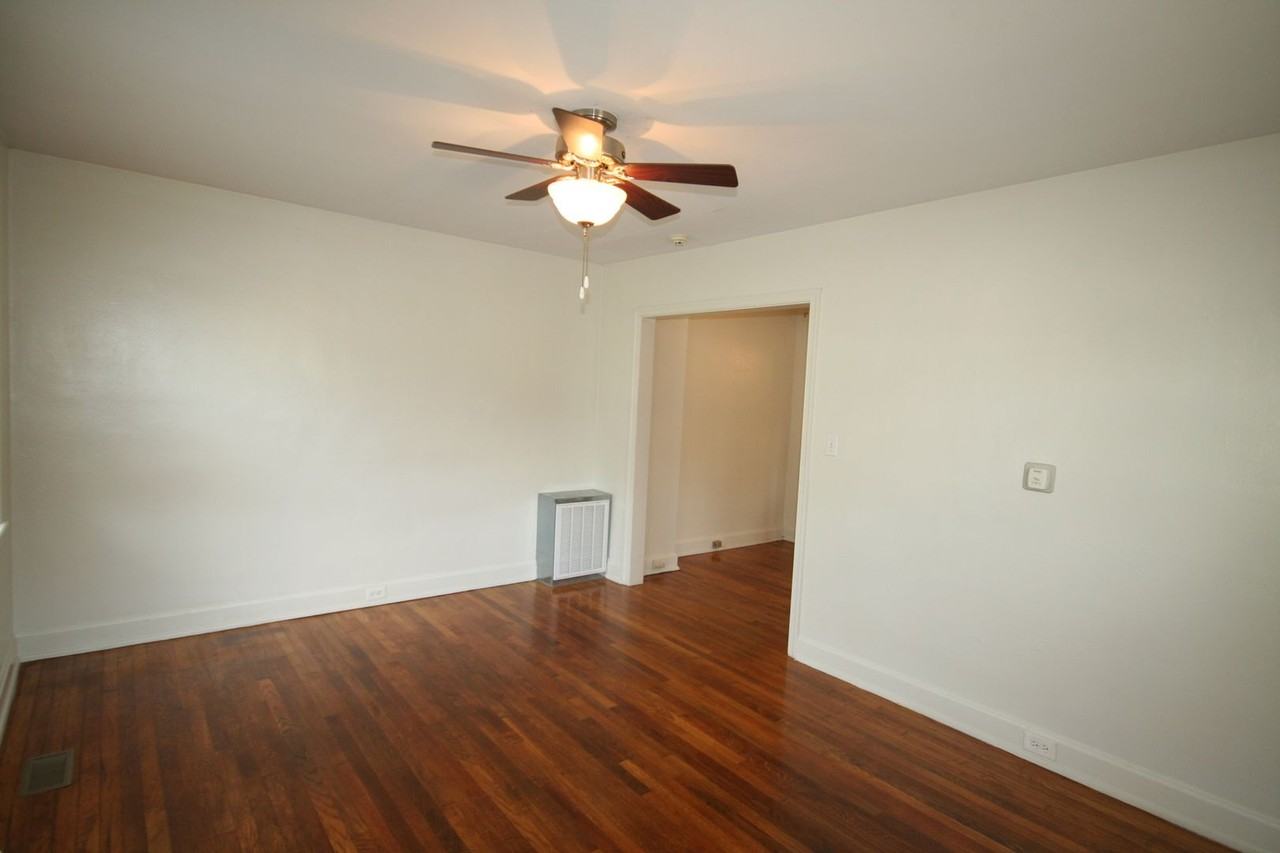 1707 Englewood Ave - Photo 2 of 9