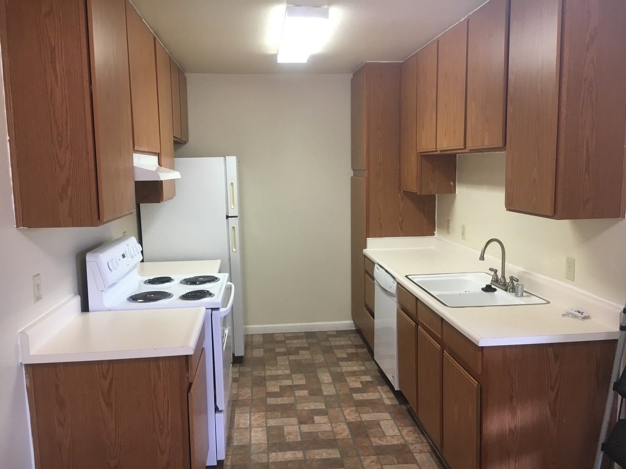 Cedarwood Apartments - Photo 3 of 14