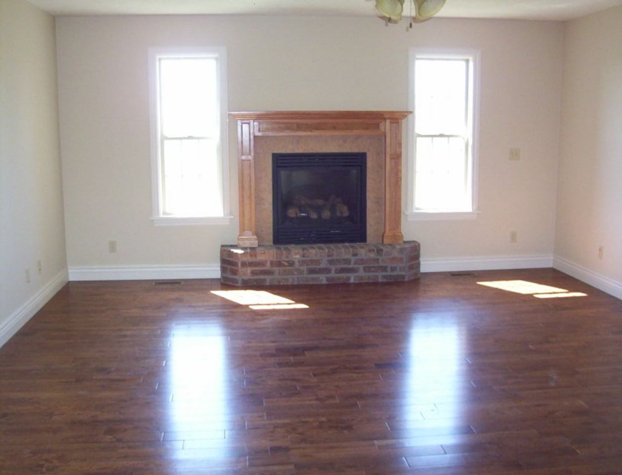 1477 S Appomattox Ave - Photo 5 of 10