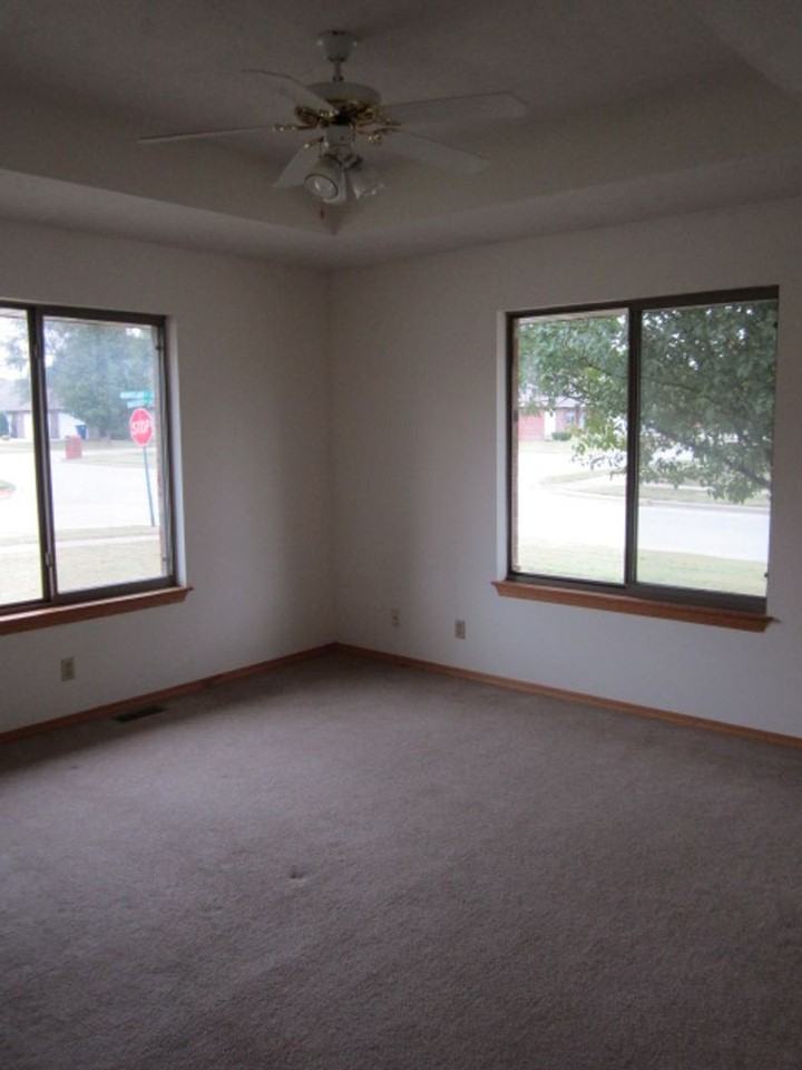 3406 W Montclair Ct - Photo 6 of 6