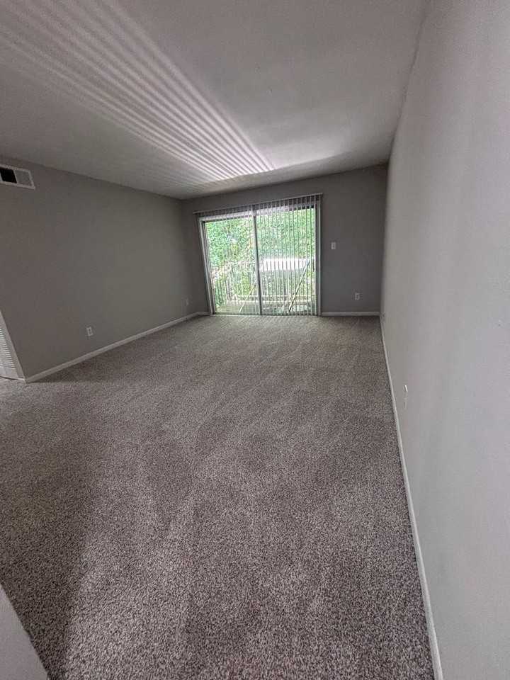 241 Orchard Trace Ln #8 - Photo 3 of 10