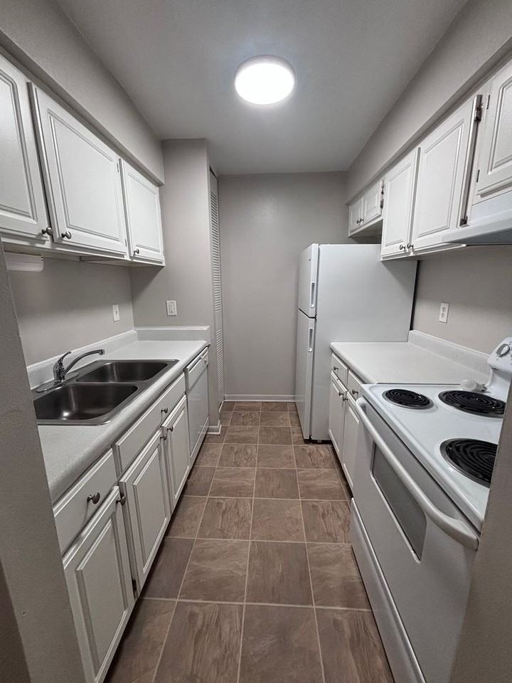 241 Orchard Trace Ln #8 - Photo 5 of 10