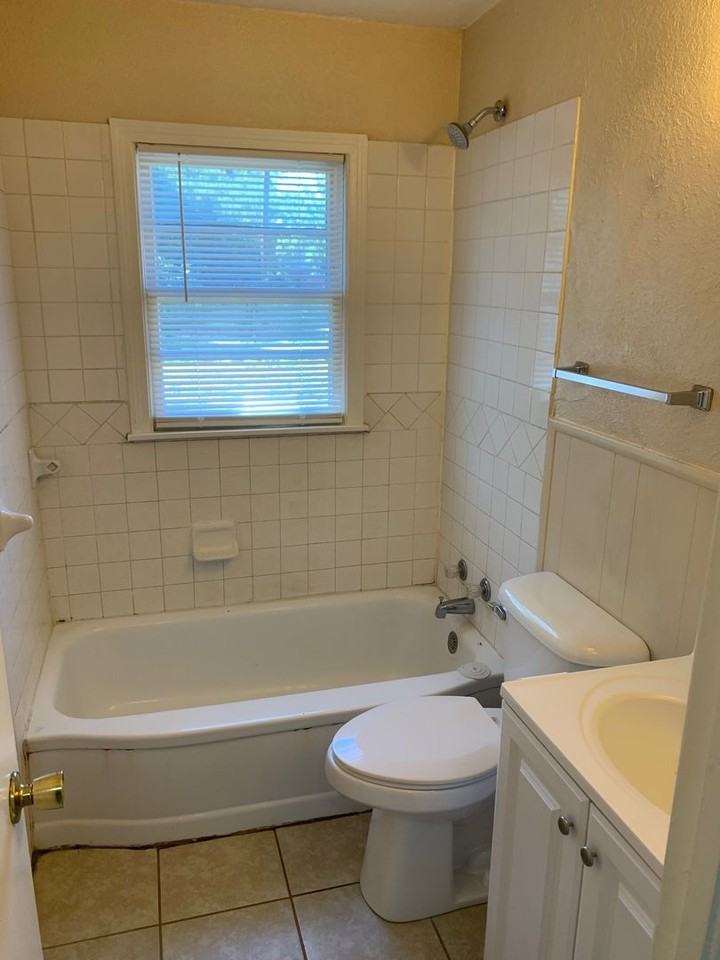 4229 Sw 2nd Ave Apt A - Photo 5 of 11