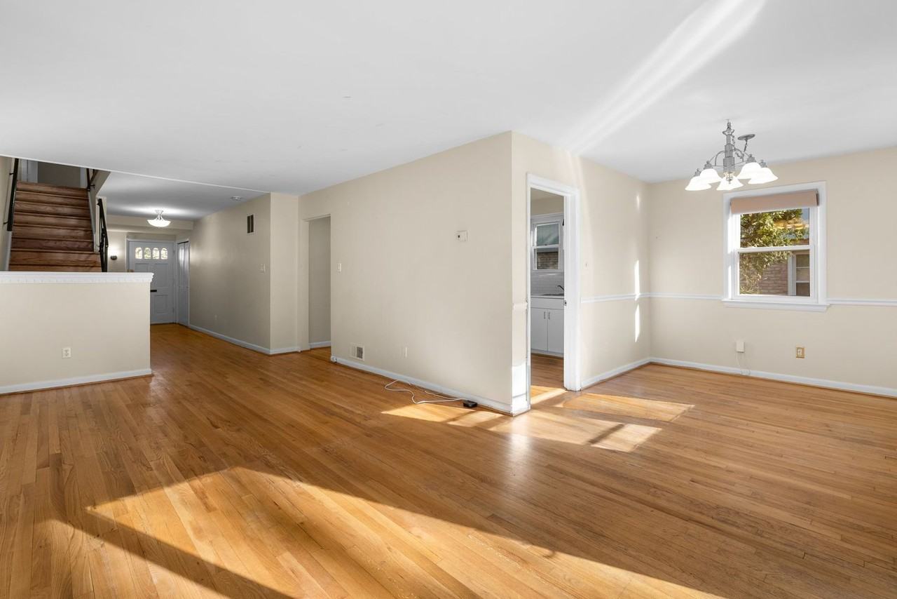 3638 Alton Pl Nw - Photo 5 of 44