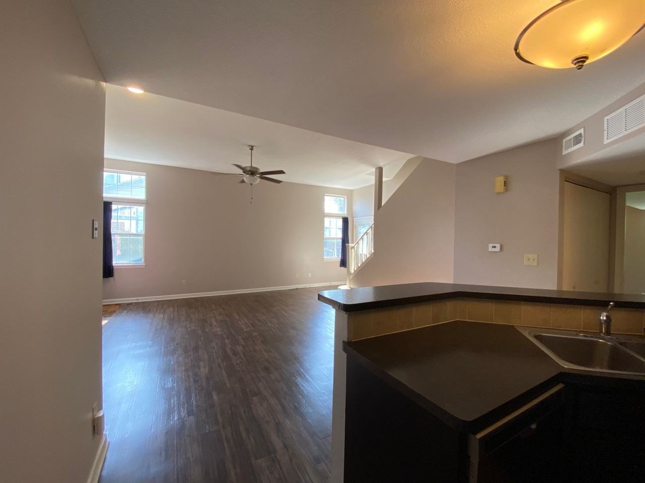 815 Mission Ave - Photo 4 of 14