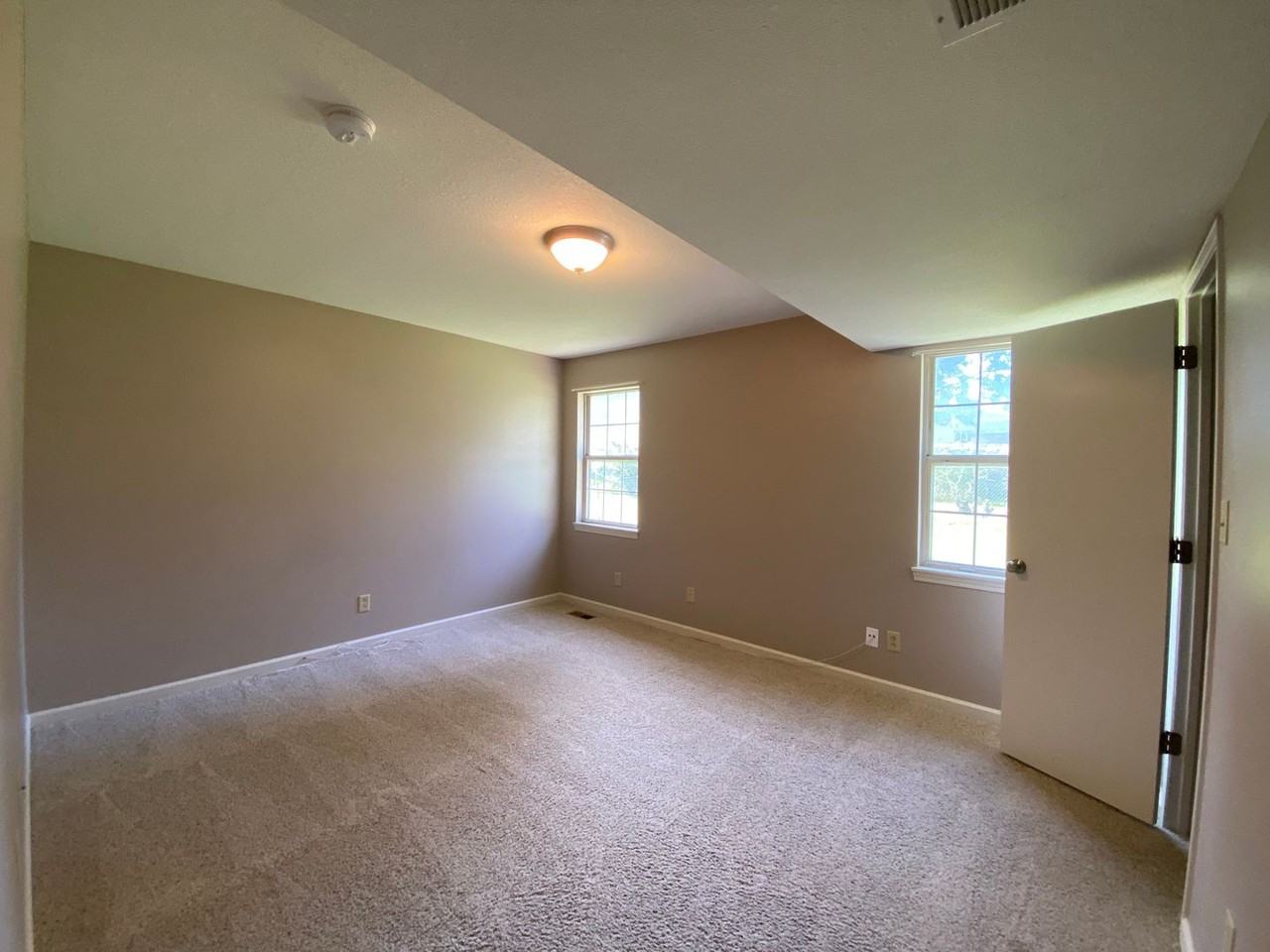 815 Mission Ave - Photo 6 of 14