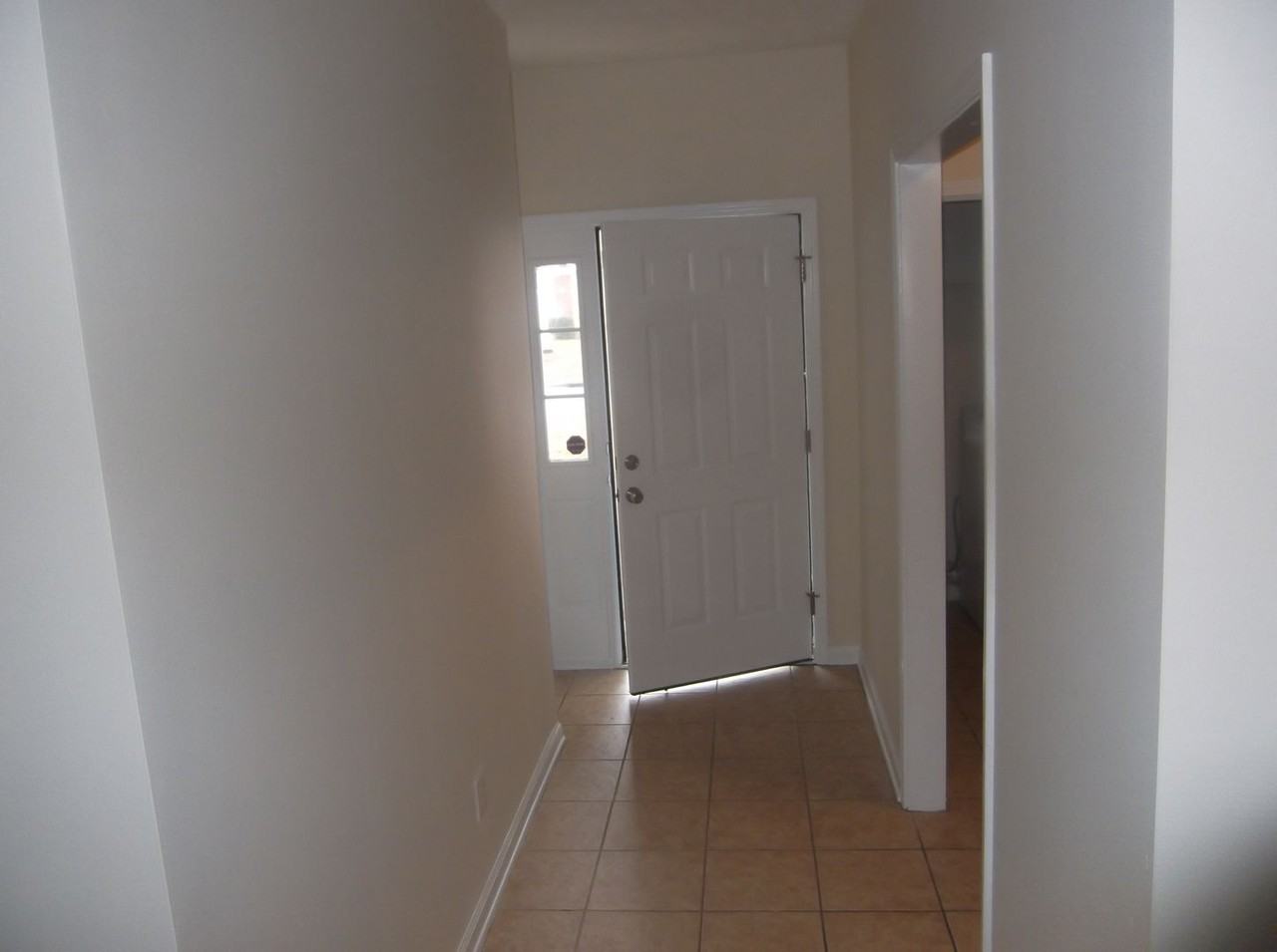 1250 Mingary Ave - Photo 4 of 27