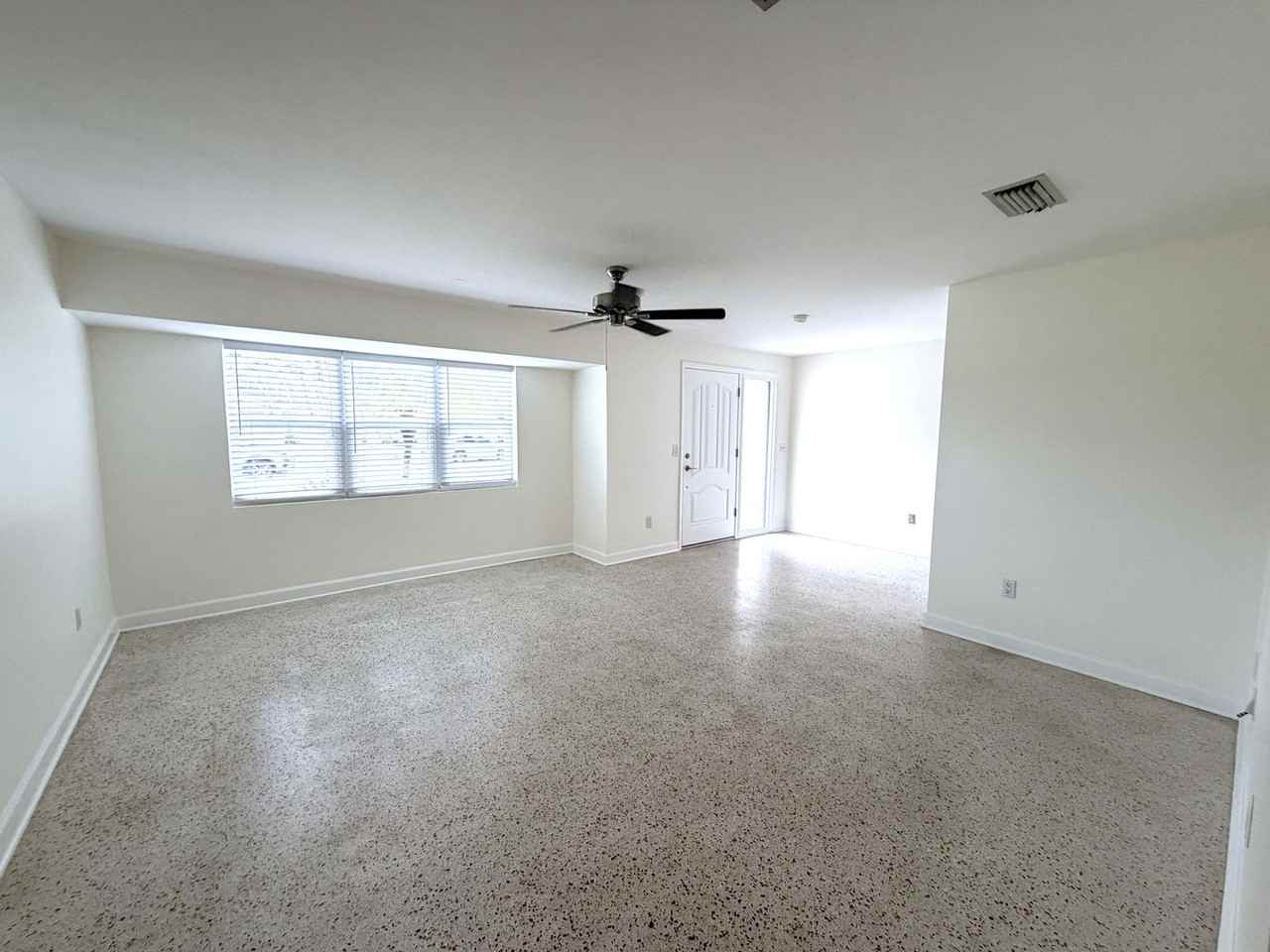 1637 S Mayfair Rd - Photo 7 of 30