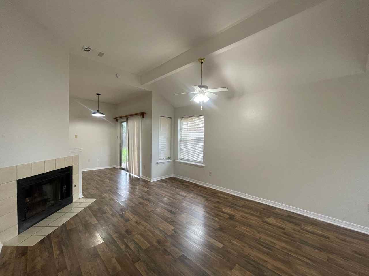 1416 Williamsburg Dr - Photo 2 of 13