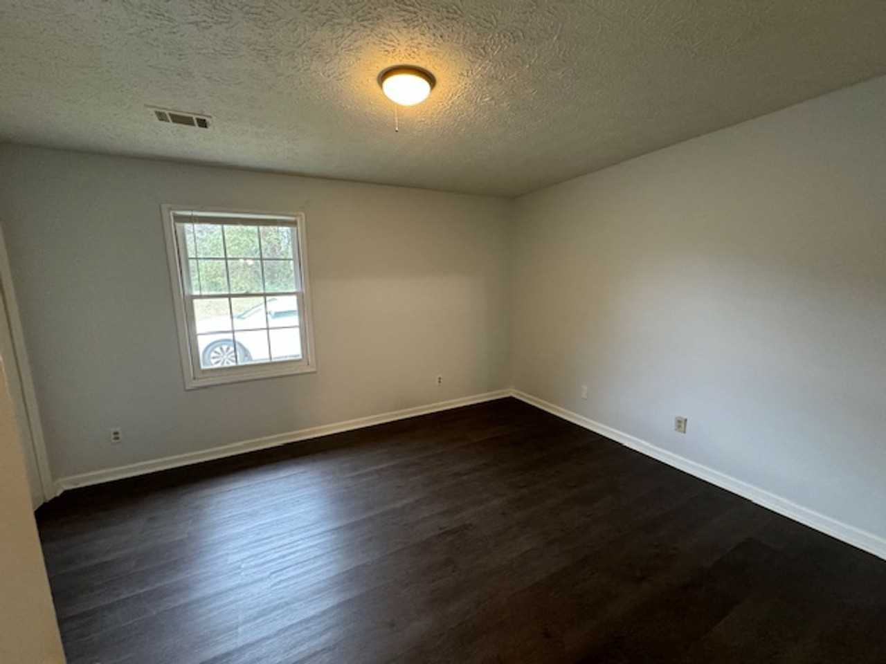 885 Park Pl Ne - Photo 3 of 9