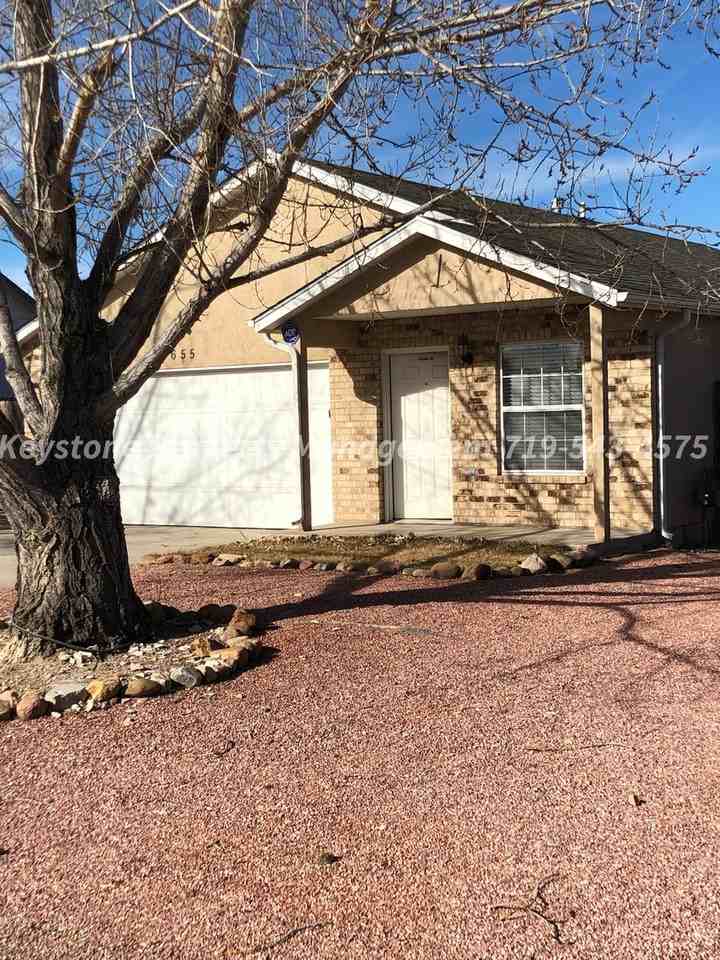 655 S Inca Dr - Photo 2 of 13