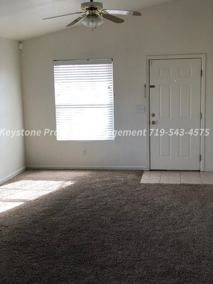 655 S Inca Dr - Photo 4 of 13