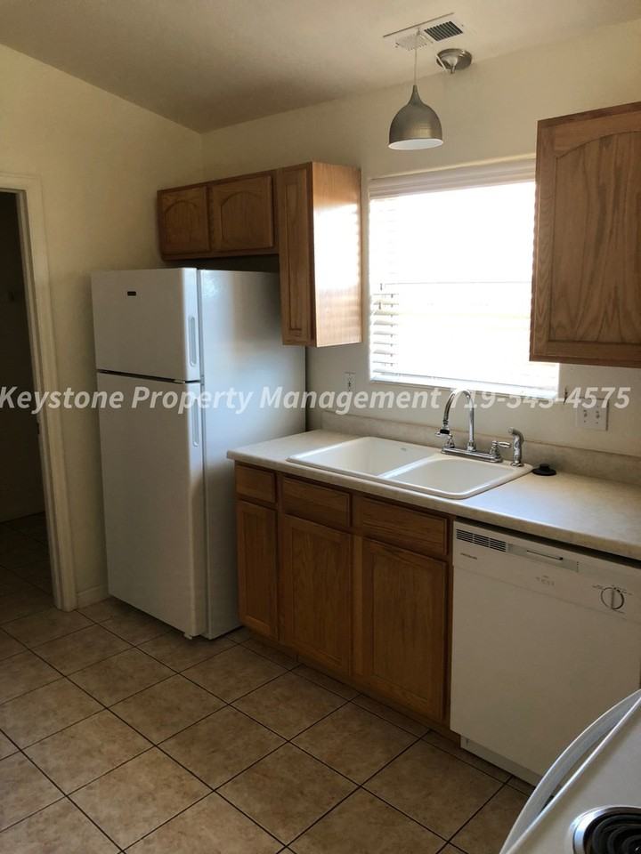 655 S Inca Dr - Photo 5 of 13