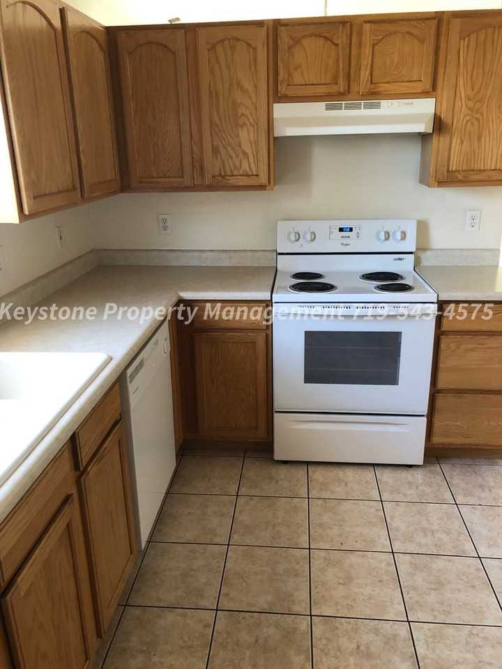 655 S Inca Dr - Photo 6 of 13
