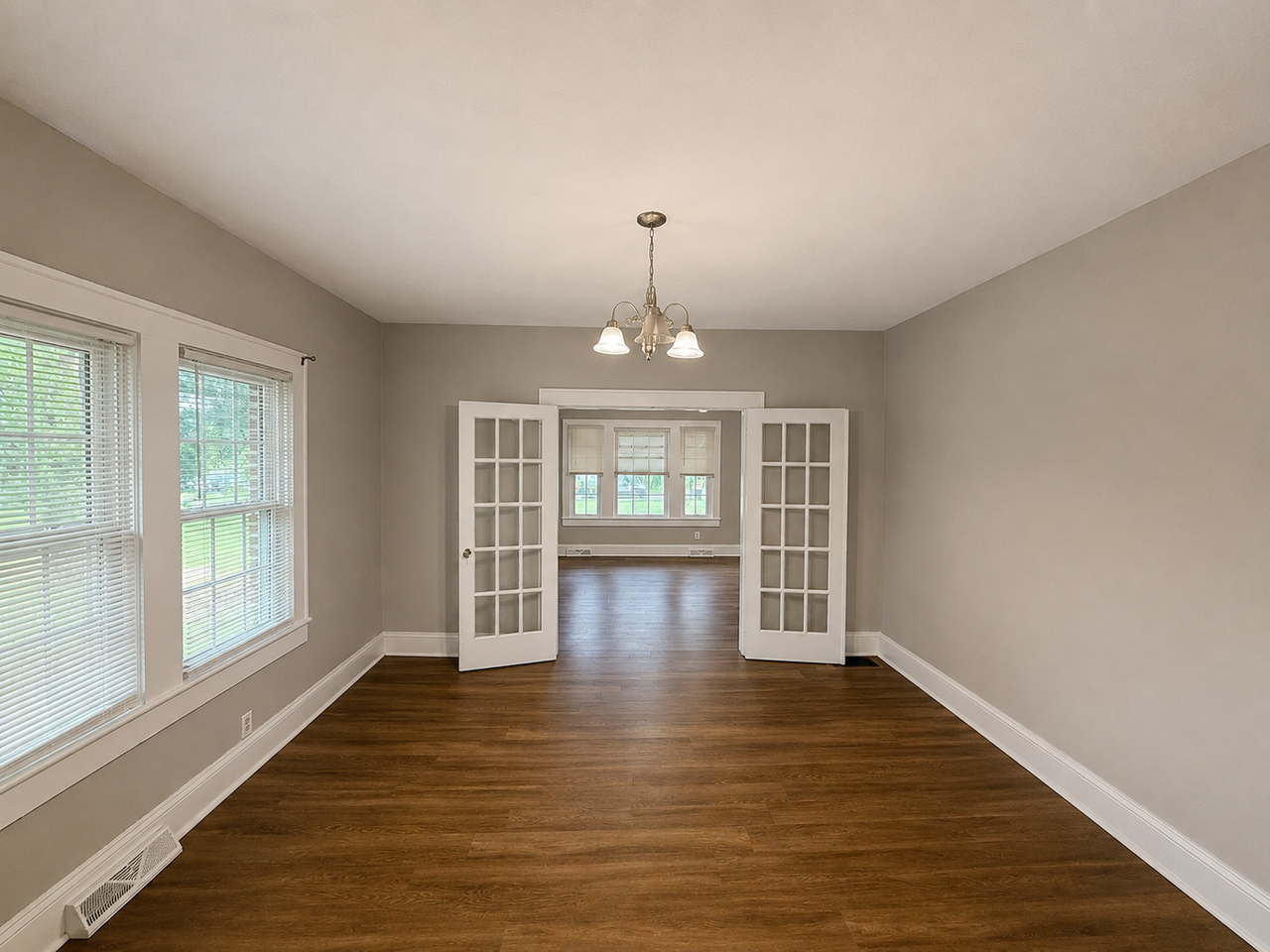 511 Alamance Rd - Photo 4 of 12