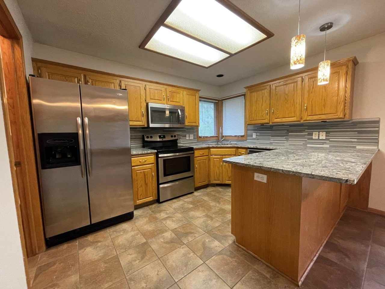 4014 Buccaneer Blvd - Photo 4 of 21