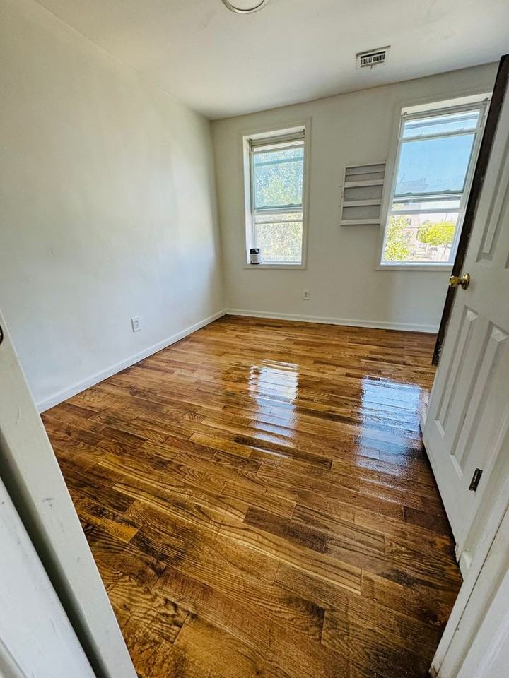 1401 Mattison Ave - Photo 7 of 27