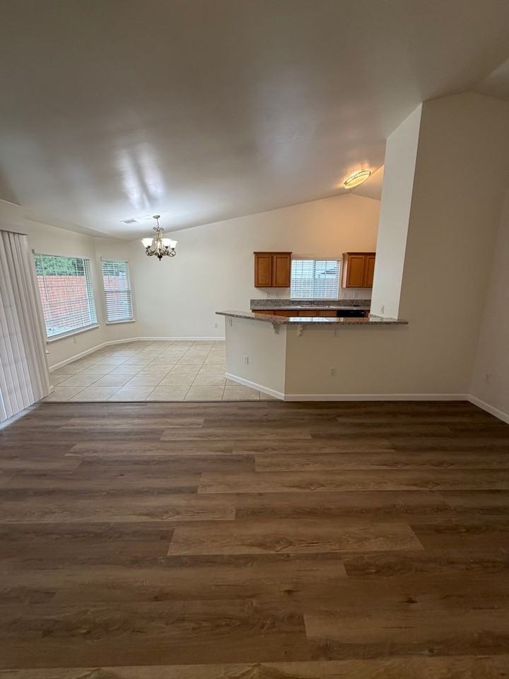 2892 Florence Ave - Photo 4 of 25