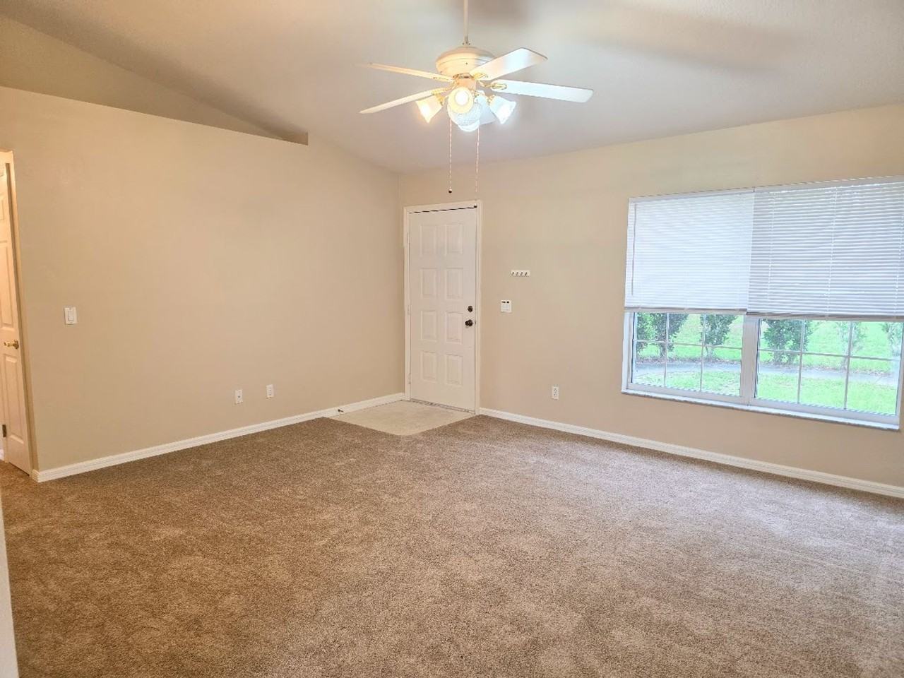 9676 N Jourden Dr - Photo 3 of 19