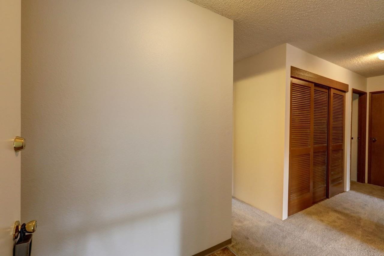 14152 74th Pl Ne #D - Photo 2 of 13