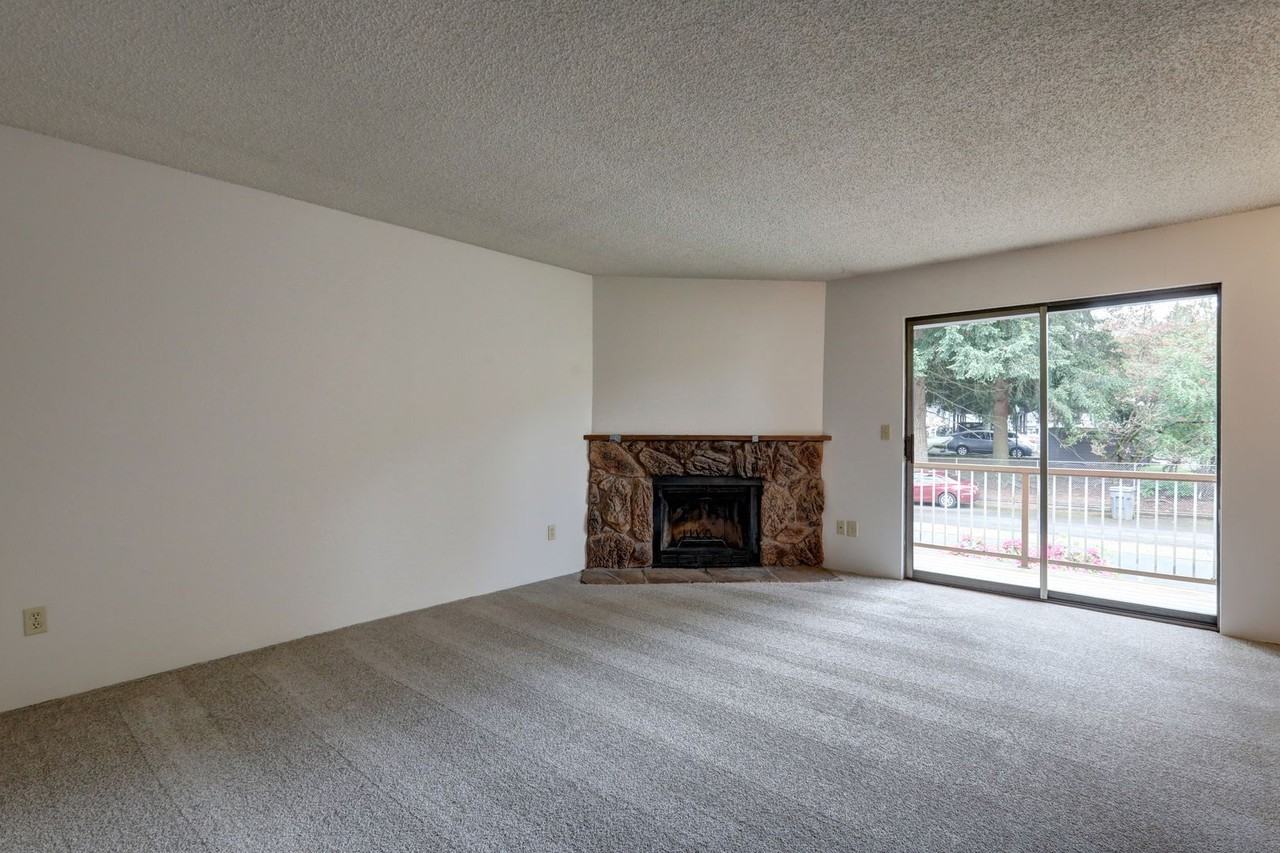 14152 74th Pl Ne #D - Photo 3 of 13
