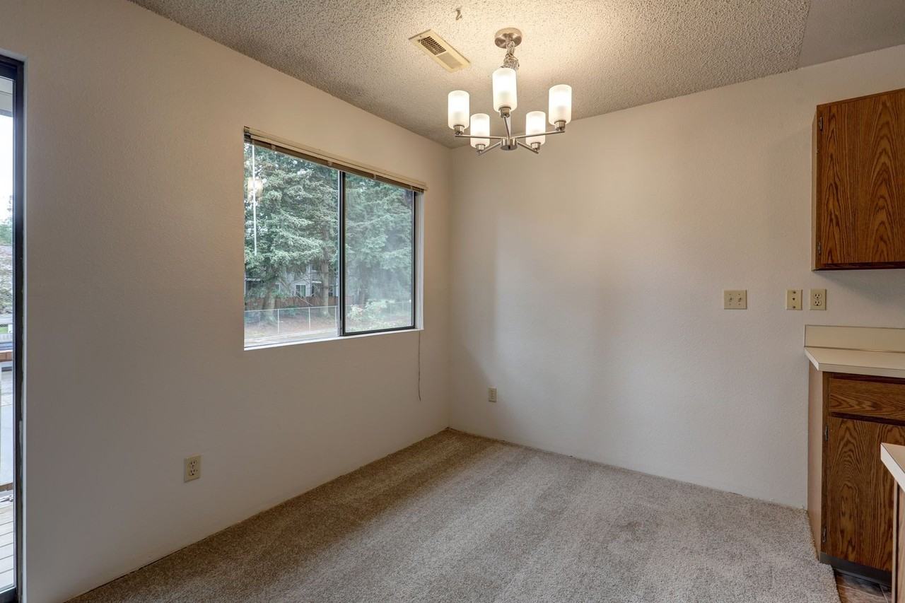 14152 74th Pl Ne #D - Photo 4 of 13