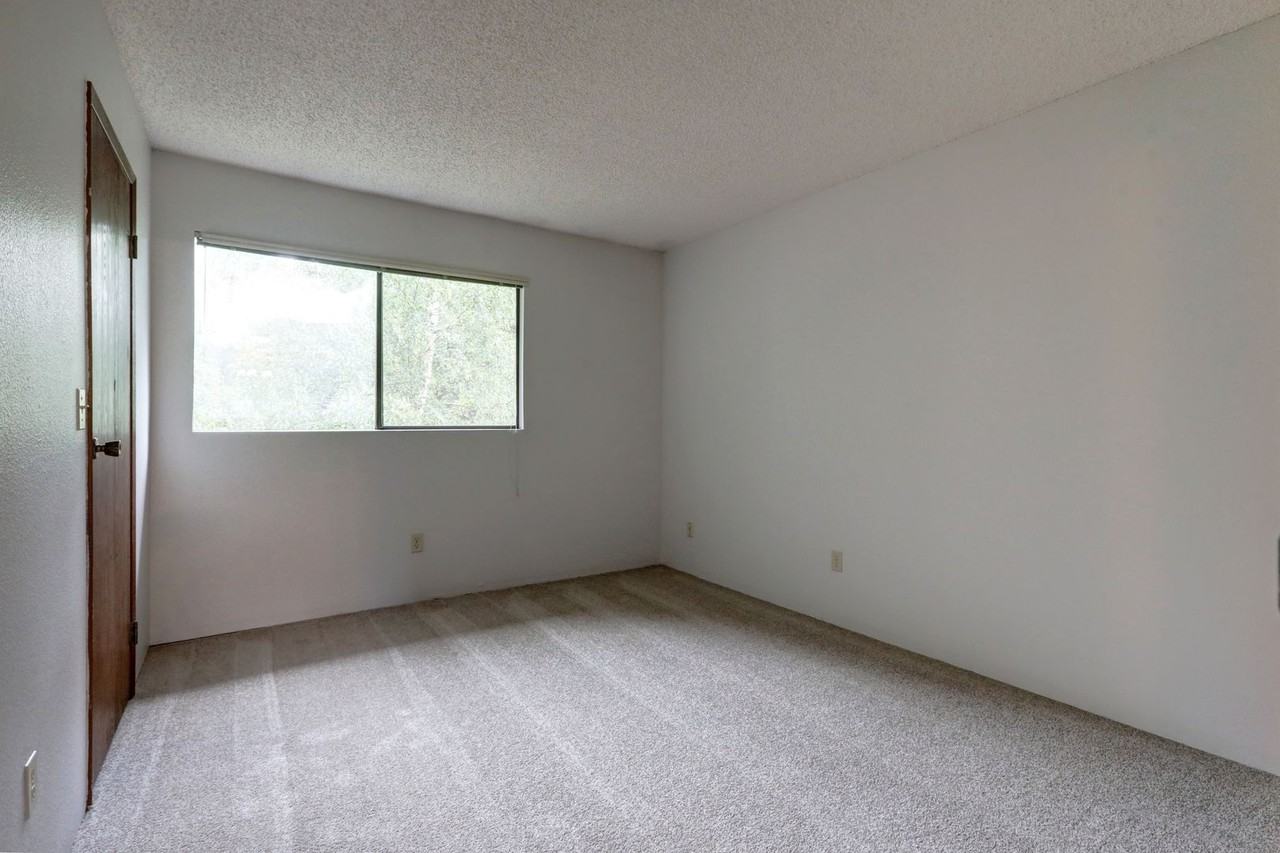 14152 74th Pl Ne #D - Photo 7 of 13