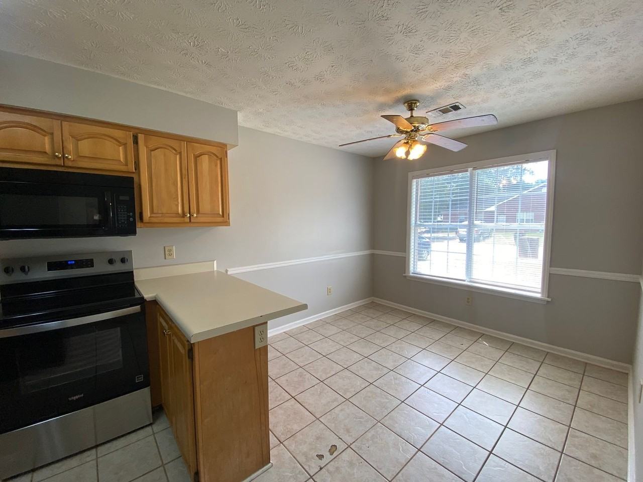 137 Halal Ct - Photo 3 of 10