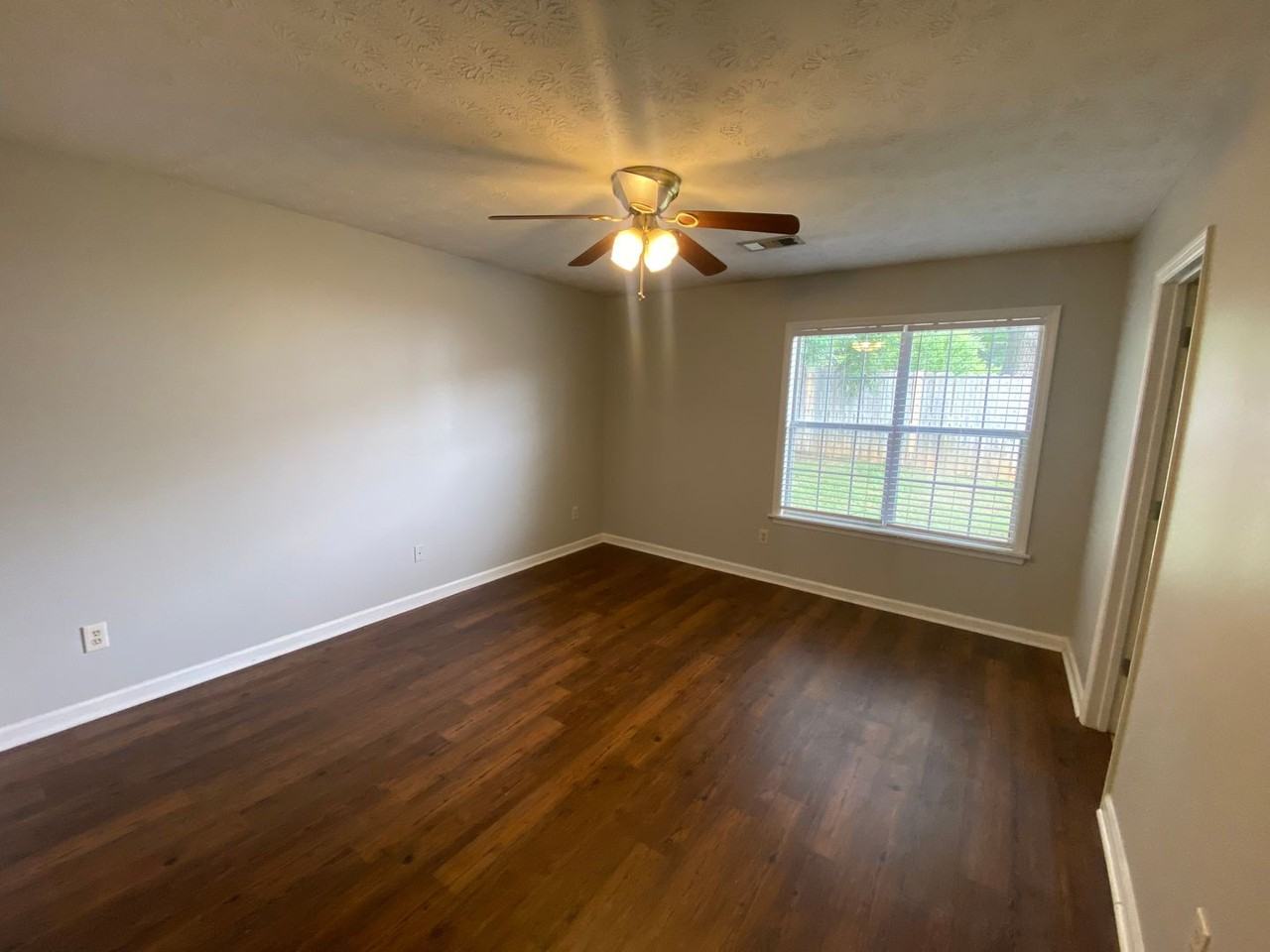 137 Halal Ct - Photo 7 of 10
