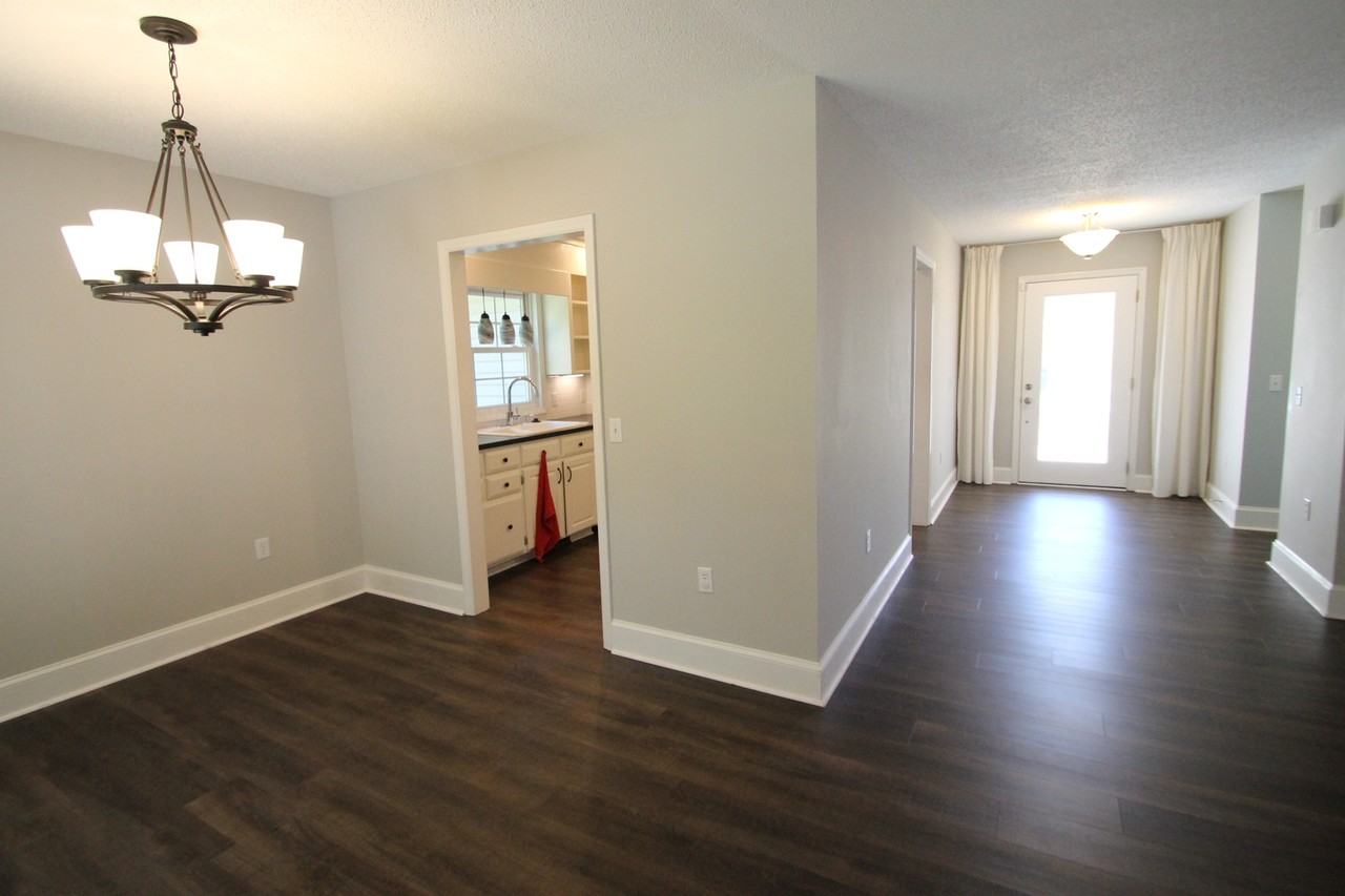 106 Elliott St W - Photo 7 of 44