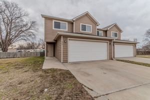 featured image of 825 Whitetail Ct