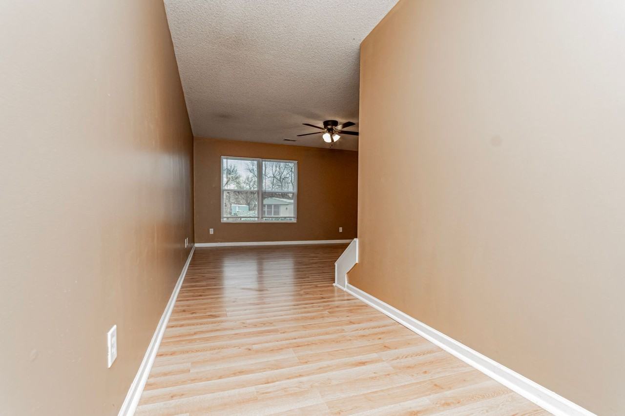 825 Whitetail Ct - Photo 4 of 27