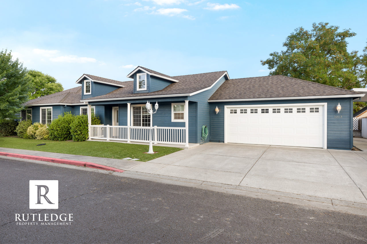 1013 Hope Dr - Photo 5 of 30