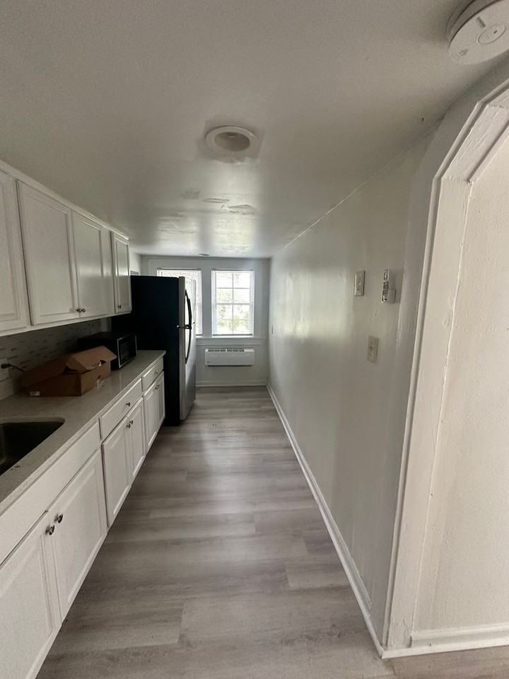 9558 8th Bay St - Photo 4 of 4