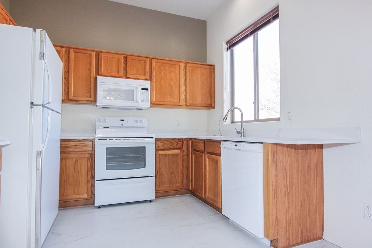 6910 E Yellowglen Dr - Photo 5 of 12