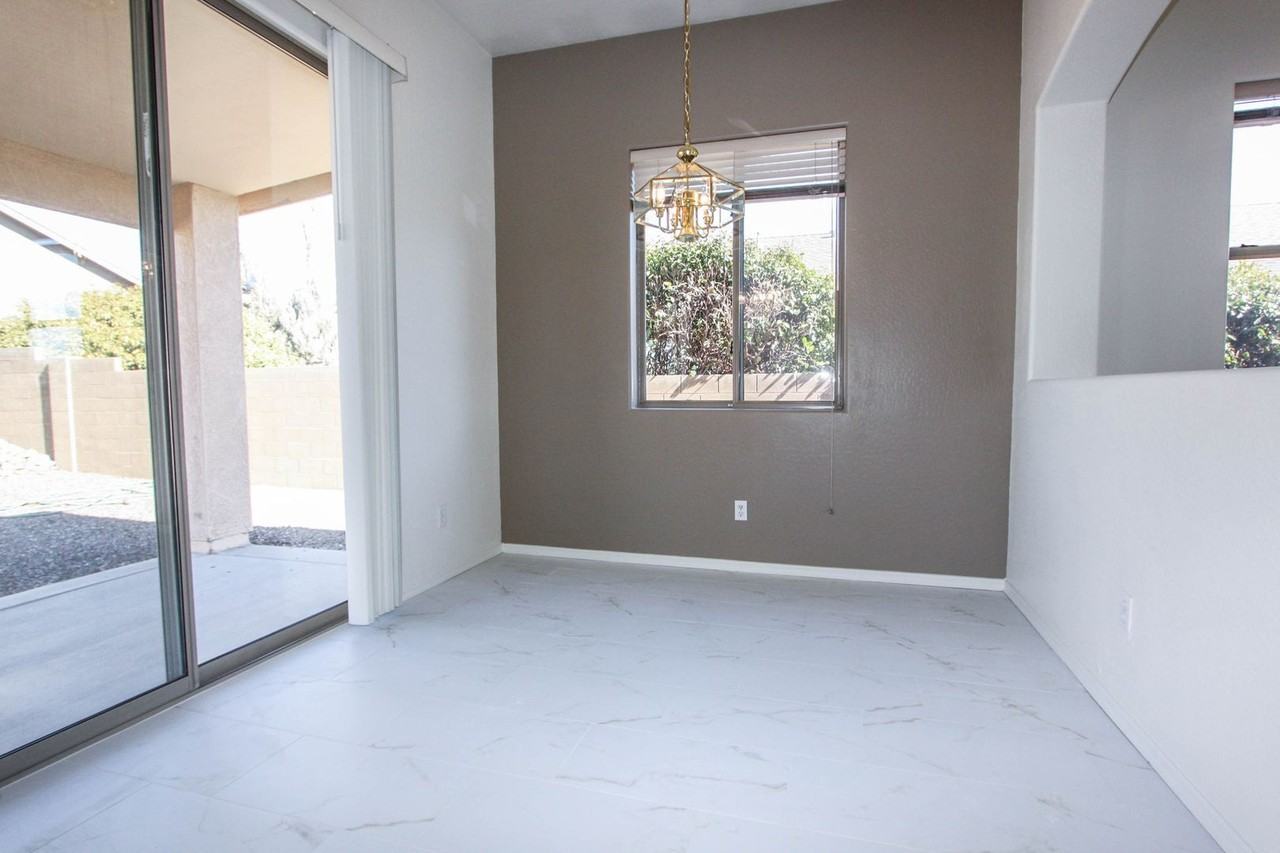 6910 E Yellowglen Dr - Photo 7 of 12