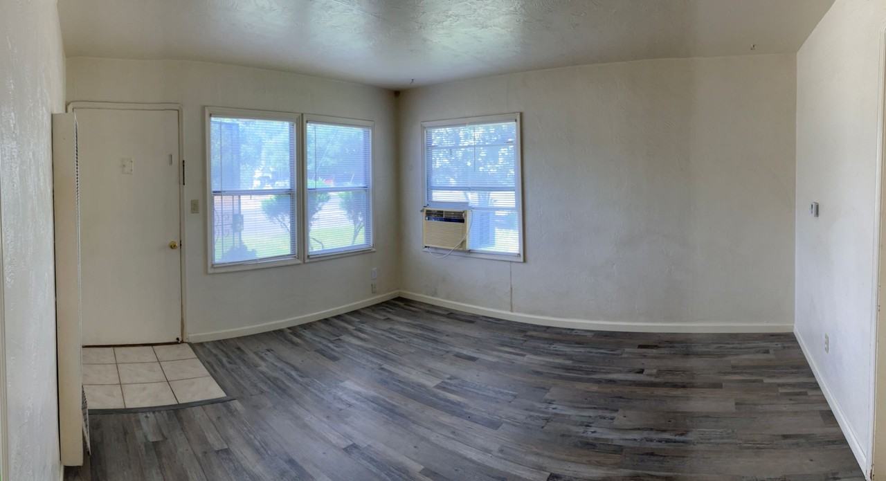 204 3rd St - Photo 4 of 13