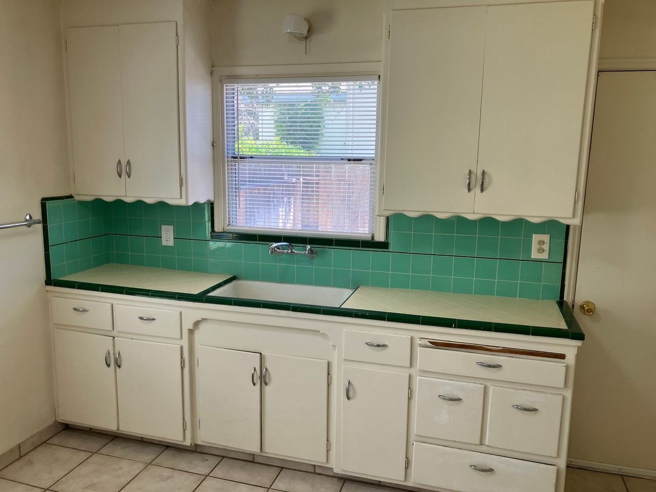 204 3rd St - Photo 6 of 13